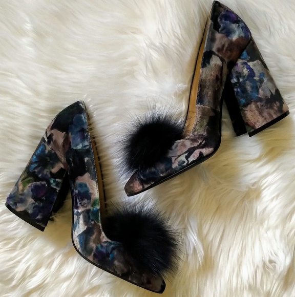**SOLD** Eugenia Kim Demi Pump w/ Genuine Fox Fur Pom Pom - Picture 6 of 8